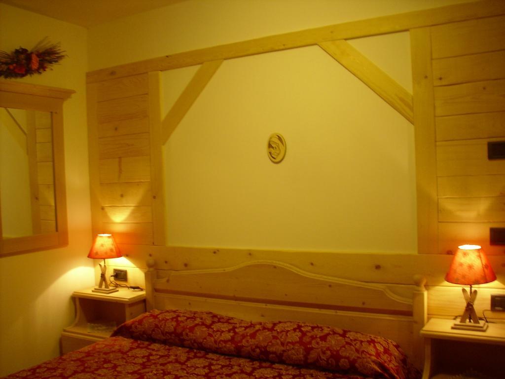 Maso Pin Bed & Breakfast Madonna di Campiglio Room photo