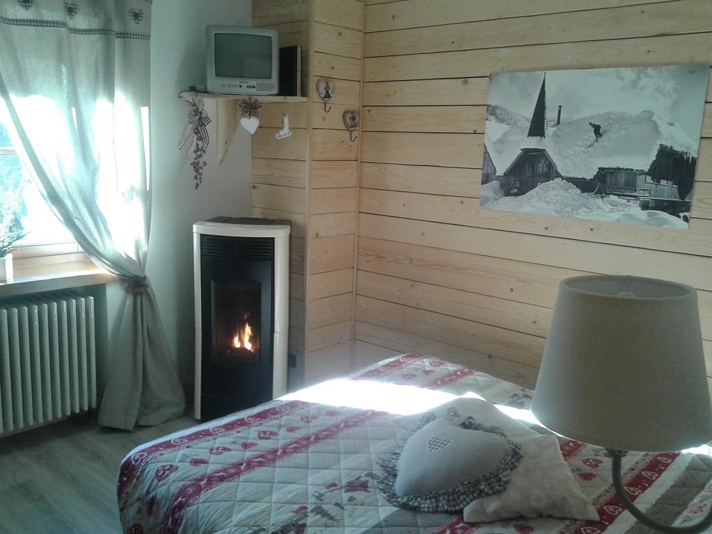 Maso Pin Bed & Breakfast Madonna di Campiglio Exterior photo